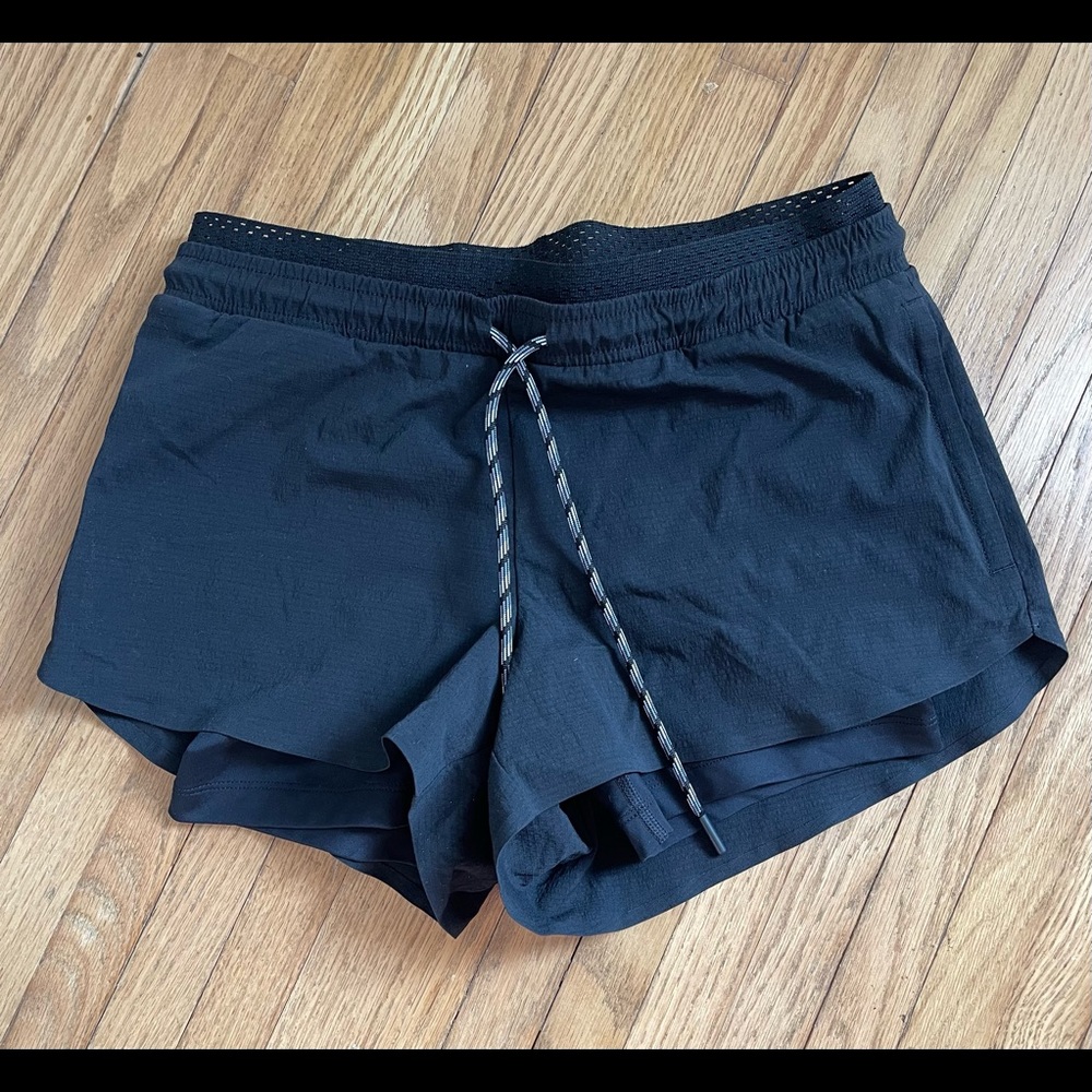 Athleta Crest 2-in-1 Shortie Size 2